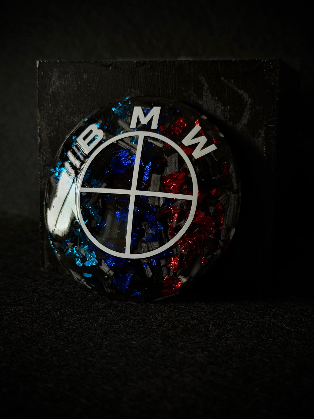 Insignias BMW M delantero y trasero.